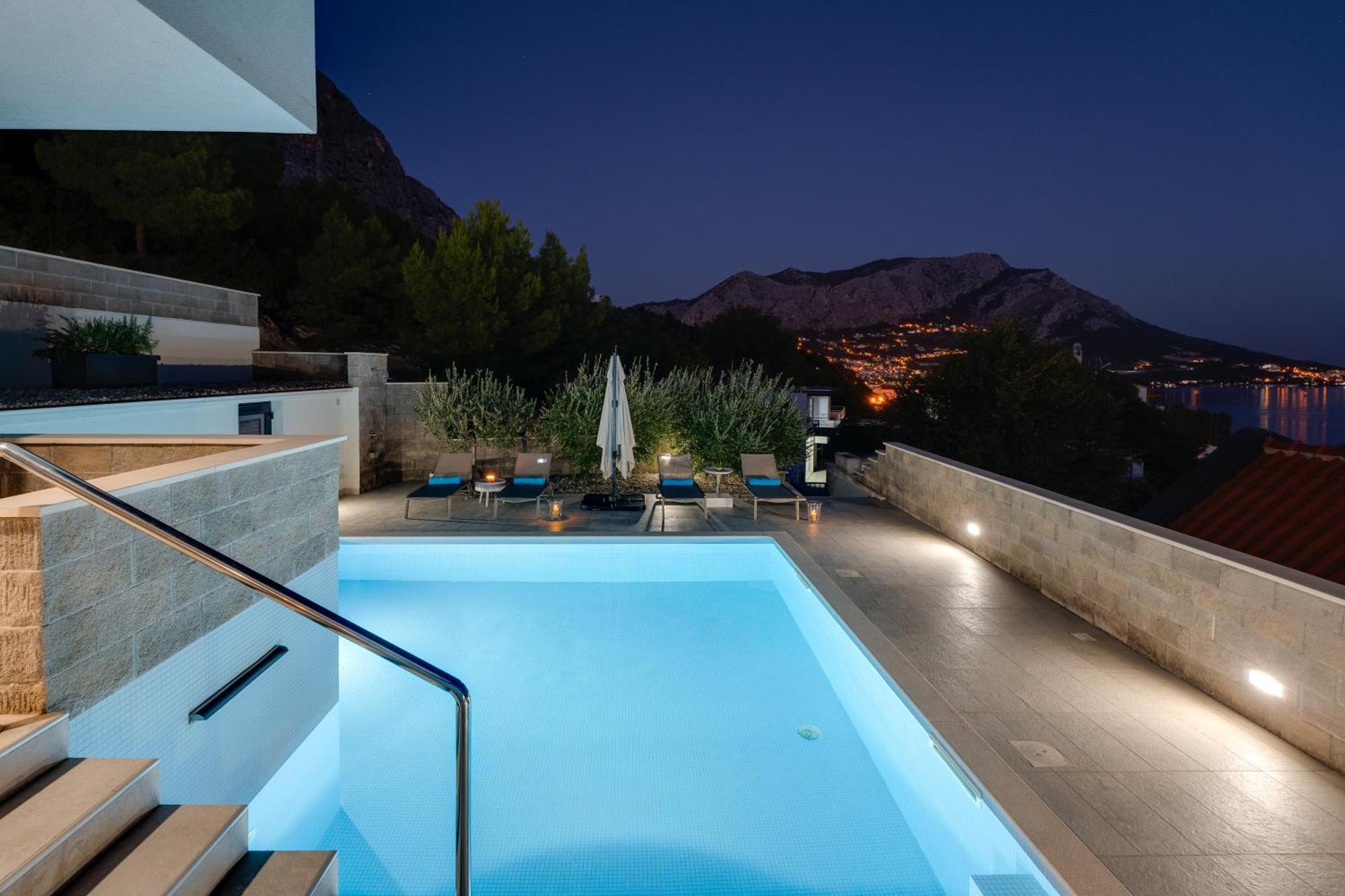 Villa Allegra With 32Msq Heated Pool, 300M Far From Sandy Beaches, Open Sea View Omis Luaran gambar